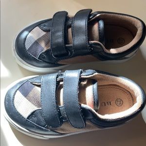 Burberry Nova check kids shoes😍❤️